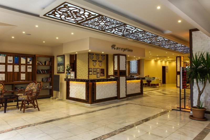 Alanya utazás Kleopatra Beach Hotel