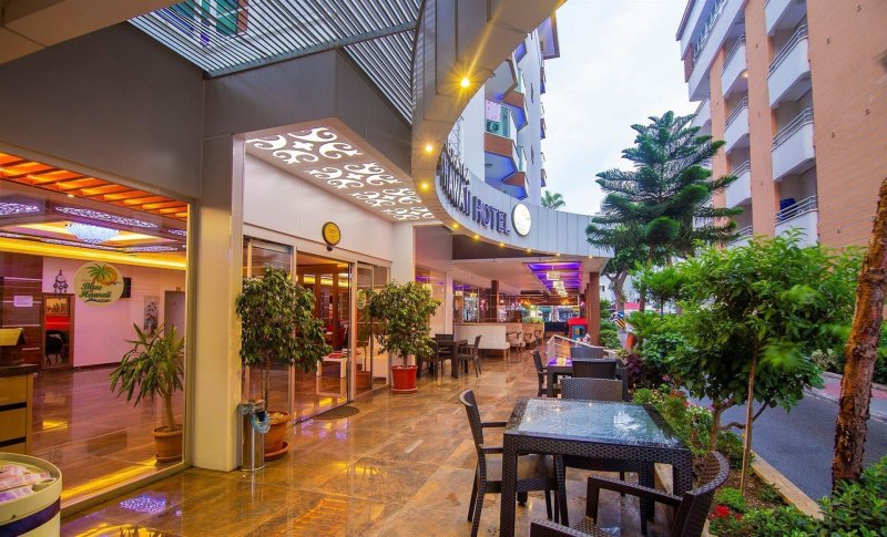 Alanya utazás Kleopatra Blue Hawaii