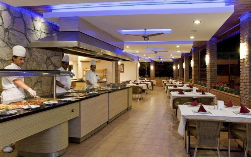 Alanya utazás Kleopatra Remi Hotel