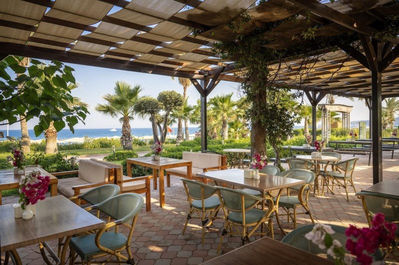 Kemer utazás L'oceanica Beach Resort Hotel