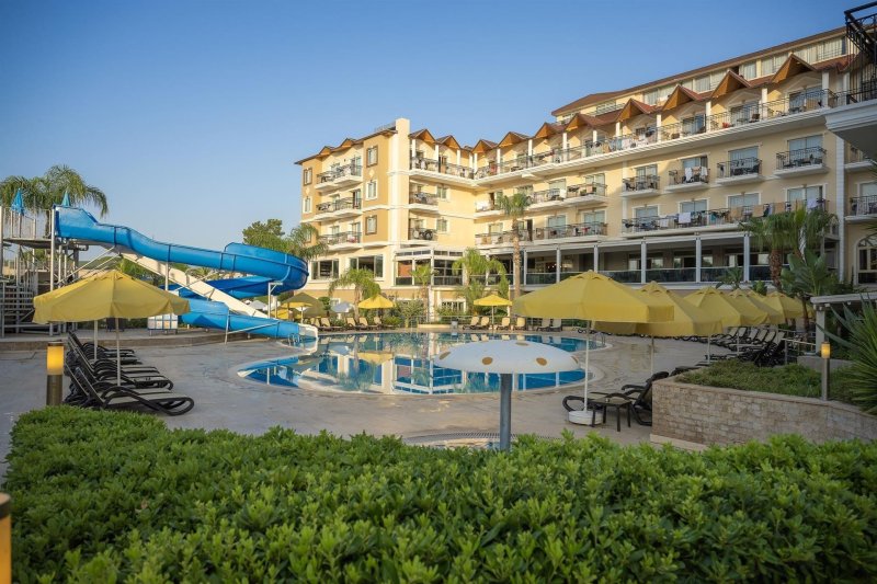 Kemer utazás L'oceanica Beach Resort Hotel