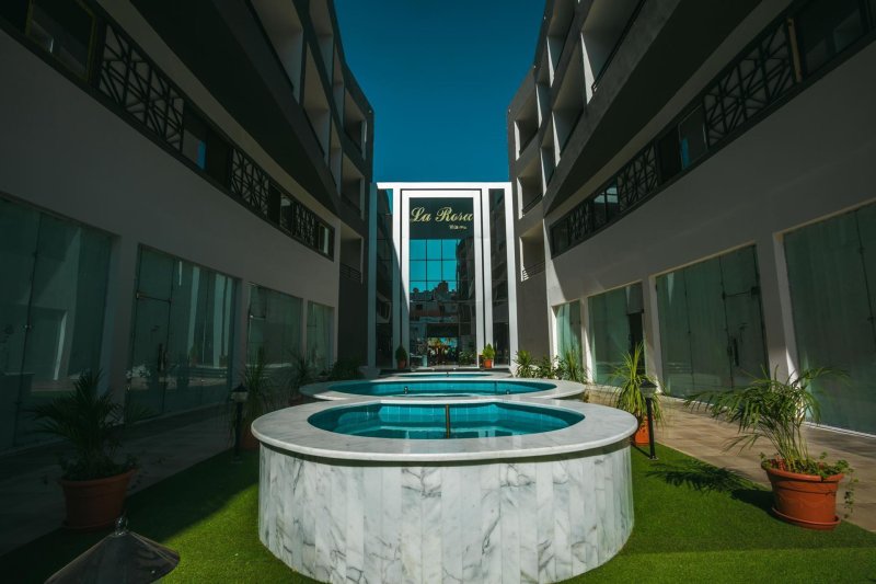 Hurghada utazás La Rosa Waves Beach Resort & Aqua Park