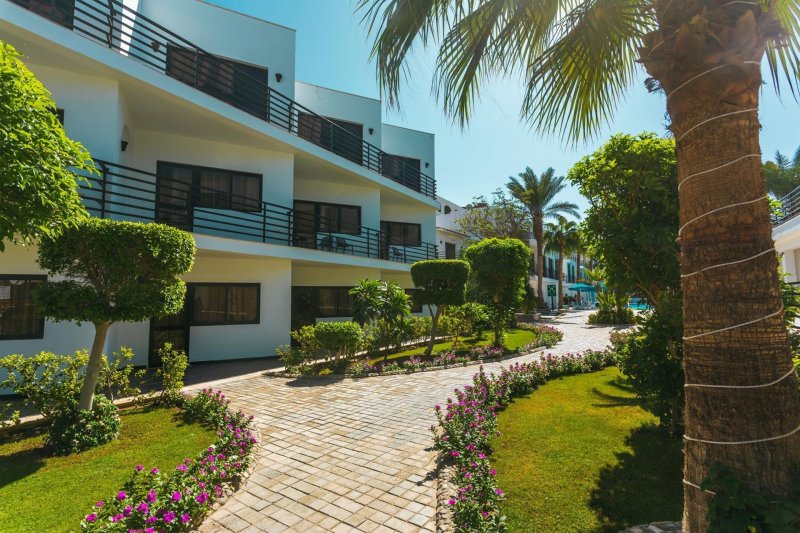 Hurghada utazás La Rosa Waves Beach Resort & Aqua Park