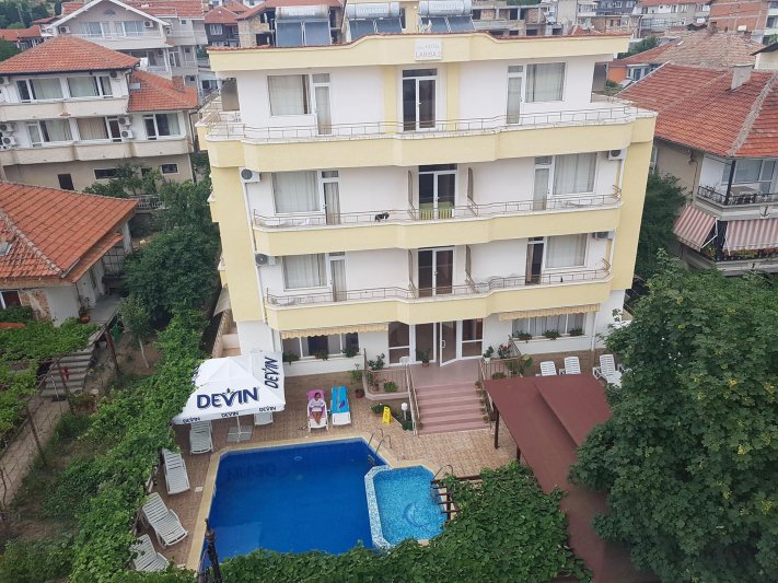 Napospart utazás Larisa Hotel