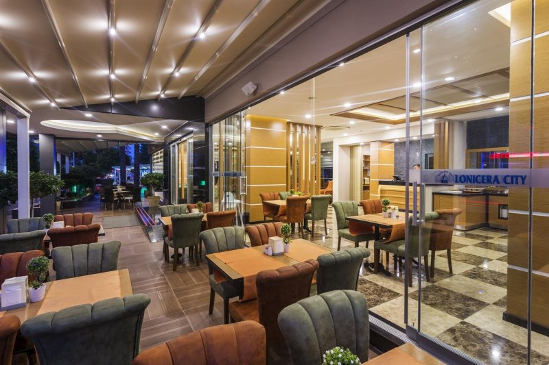 Alanya utazás Lonicera City Kleopatra