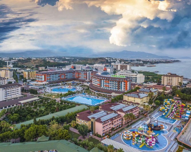 Alanya utazás Lonicera Resort