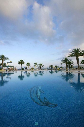 Alanya utazás Lonicera World Hotel