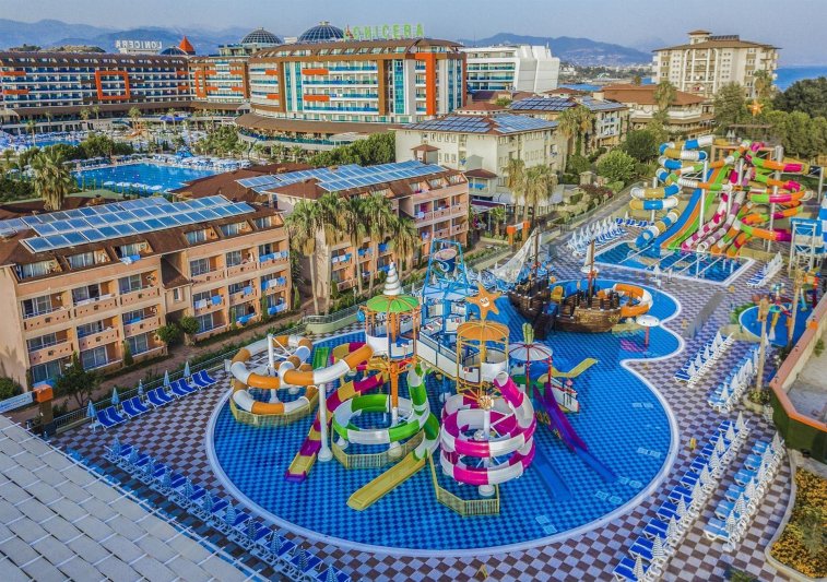 Alanya utazás Lonicera World Hotel