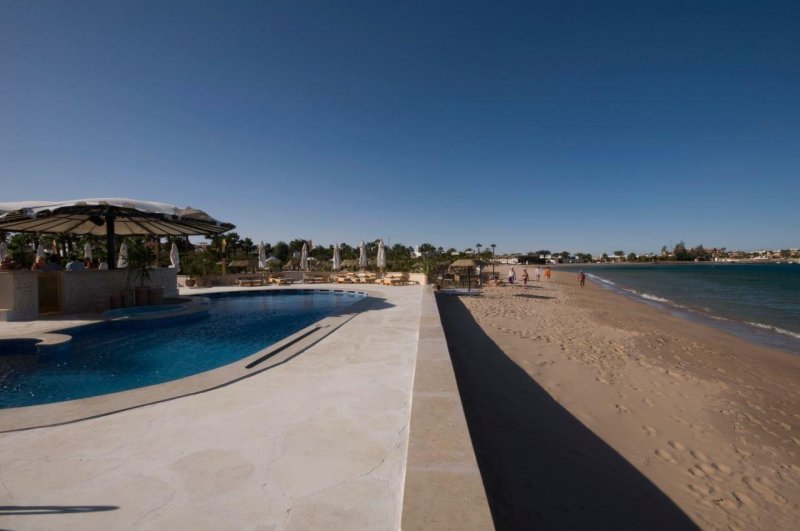 Hurghada utazás Lotus Bay Beach Resort