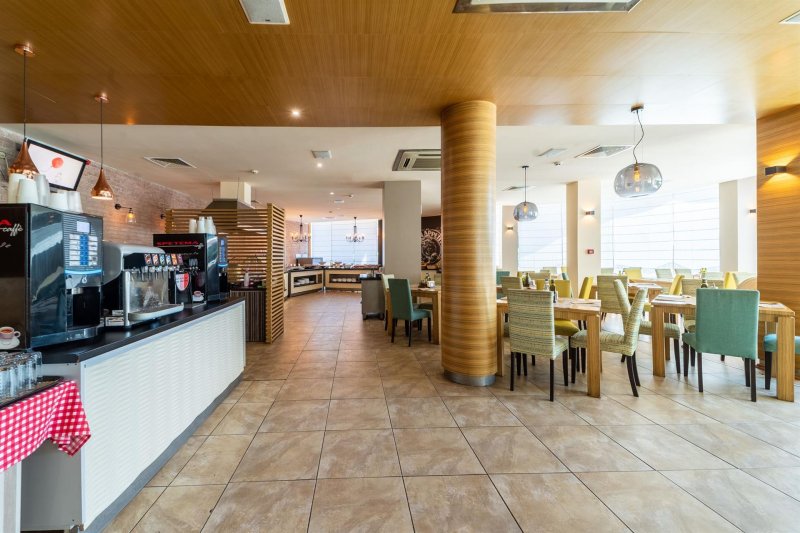 Napospart utazás Marina Holiday Club