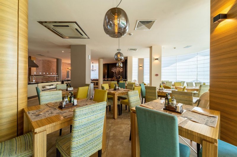 Napospart utazás Marina Holiday Club