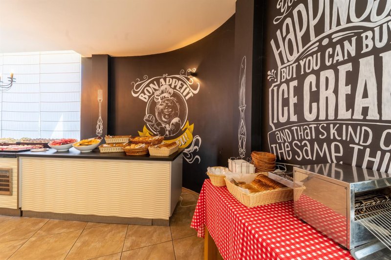 Napospart utazás Marina Holiday Club