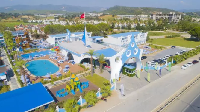 Marine Family Club Beach Hotel Side