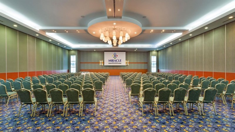 Antalya utazás Miracle Resort Hotel