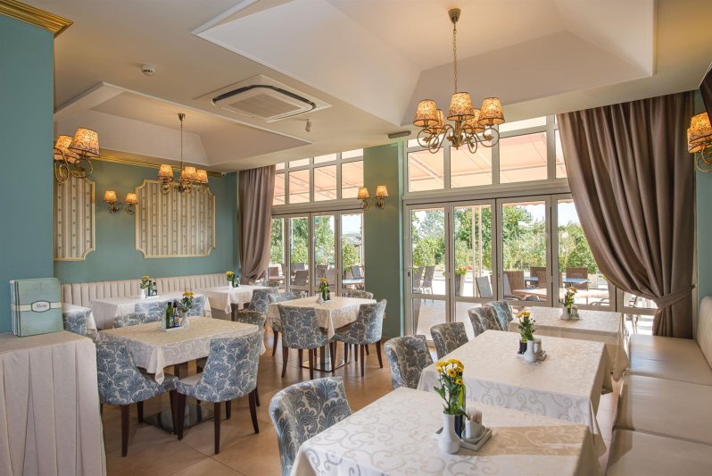 Napospart utazás Miramar Hotel