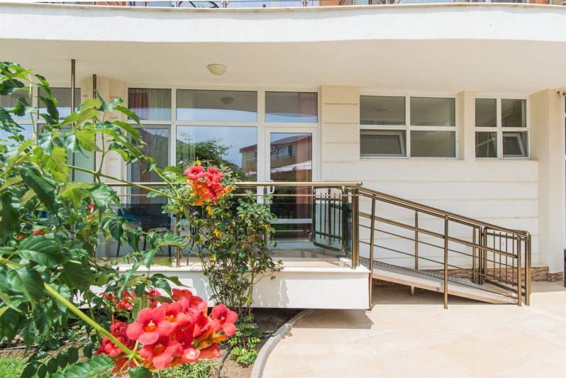 Napospart utazás Miramar Hotel