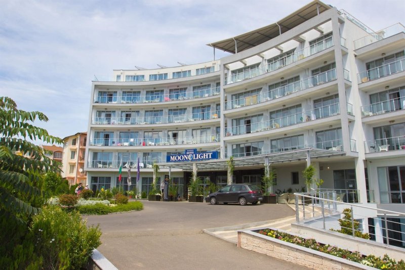 Napospart utazás Moonlight Hotel