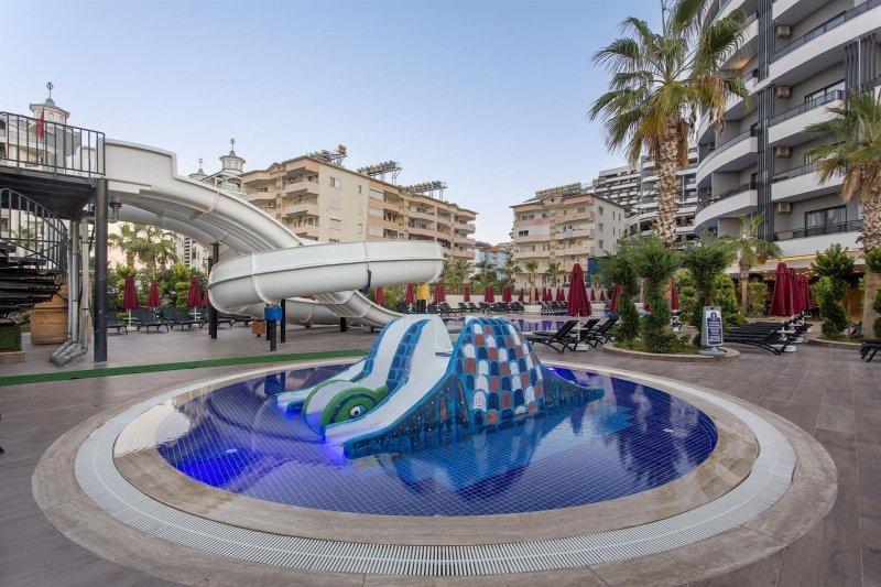 Alanya utazás Noxinn Deluxe Hotel