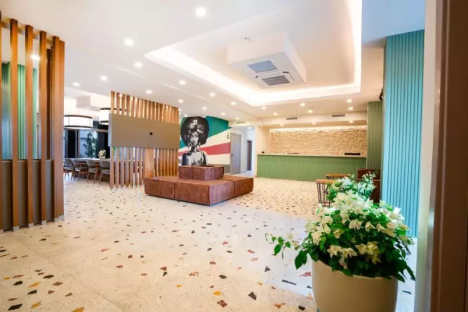 Orfeus Armin Hotel Side