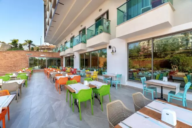 Orfeus Queen Hotel Side