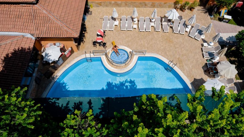 Side utazás Ozlem Garden