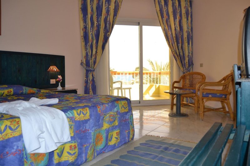 Hurghada utazás Palm Beach Resort