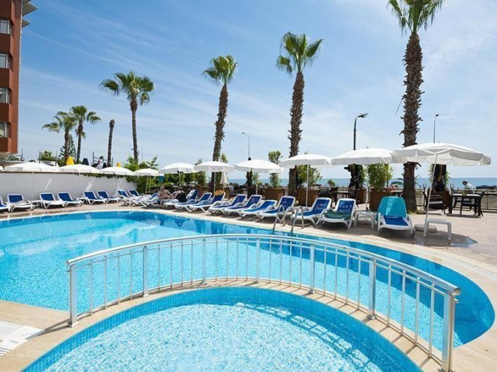 Alanya utazás Parador Beach