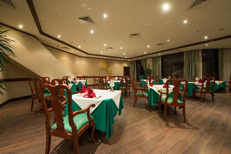 Hurghada utazás Pharaoh Azur Resort