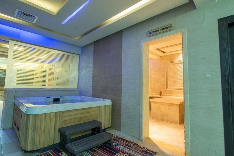 Hurghada utazás Pharaoh Azur Resort