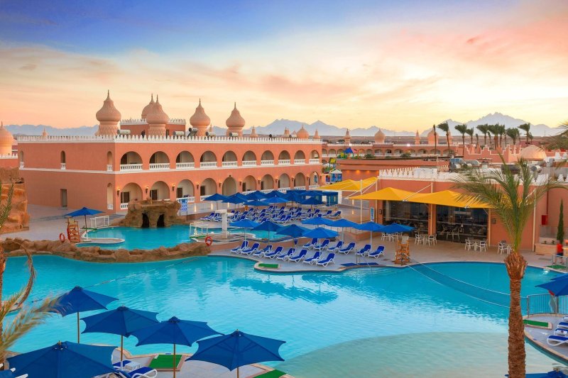 Hurghada utazás Pickalbatros Alf Leila Wa Leila Resort Neverland