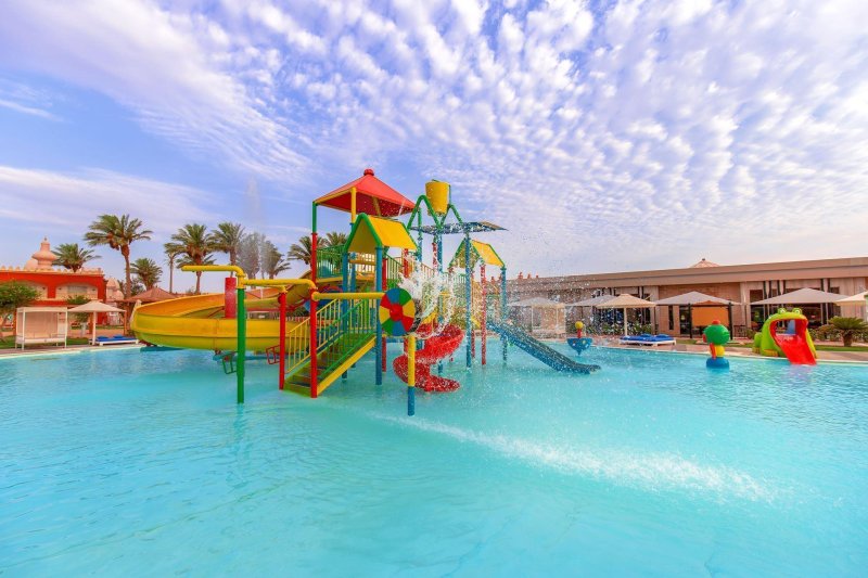 Hurghada utazás Pickalbatros Alf Leila Wa Leila Resort Neverland