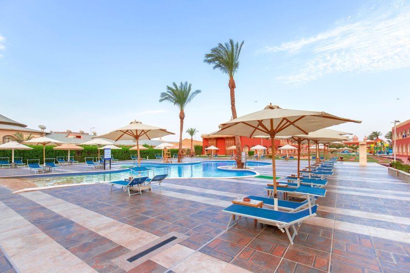 Hurghada utazás Pickalbatros Alf Leila Wa Leila Resort Neverland