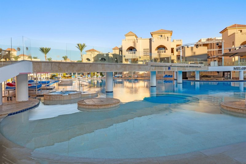Hurghada utazás Pickalbatros Aqua Blu Resort