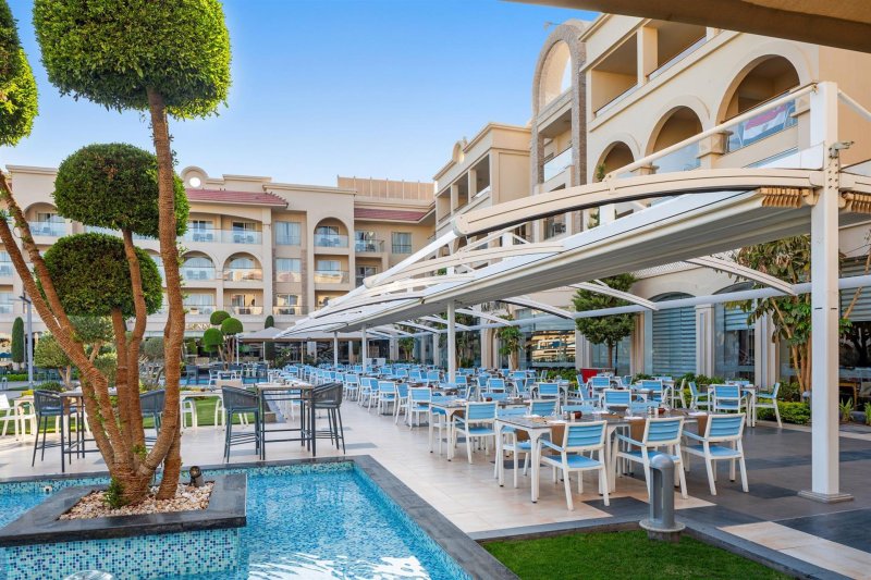 Hurghada utazás Pickalbatros White Beach Resort Hurghada