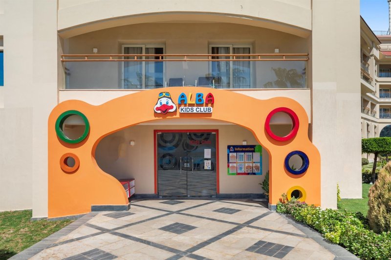 Hurghada utazás Pickalbatros White Beach Resort Hurghada