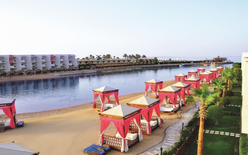 Hurghada utazás Posh Club By Sunrise Crystal Bay Resort