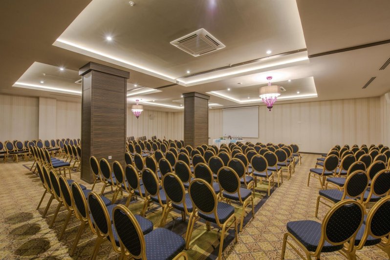 Alanya utazás Quattro Beach Resort & Spa