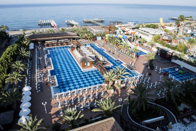 Alanya utazás Quattro Beach Resort & Spa