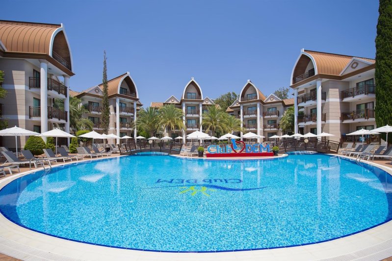 Alanya utazás Quattro Family Club Dem Hotel Alanya