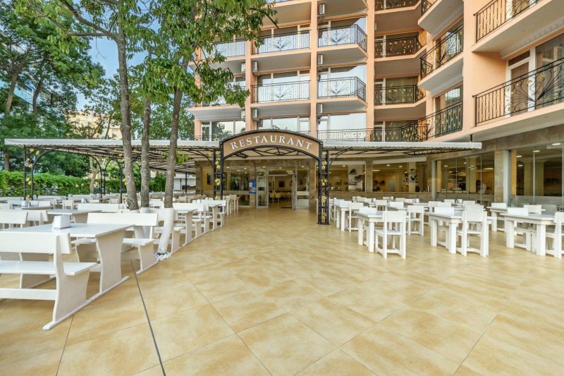 Napospart utazás Riva Park