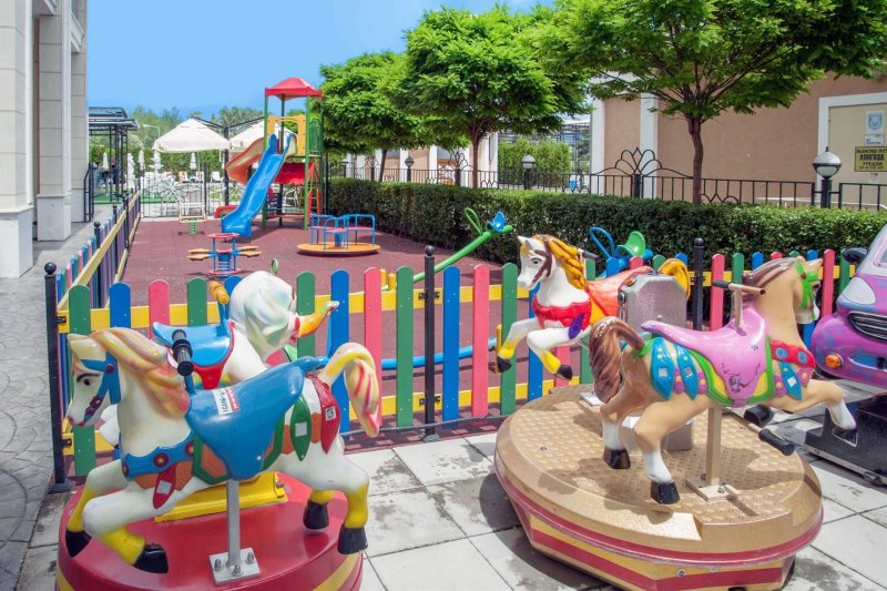 Napospart utazás Rome Palace Deluxe