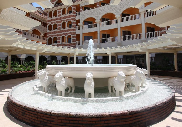 Royal Alhambra Palace Hotel Side