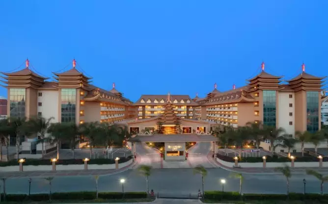 Royal Dragon Hotel Side