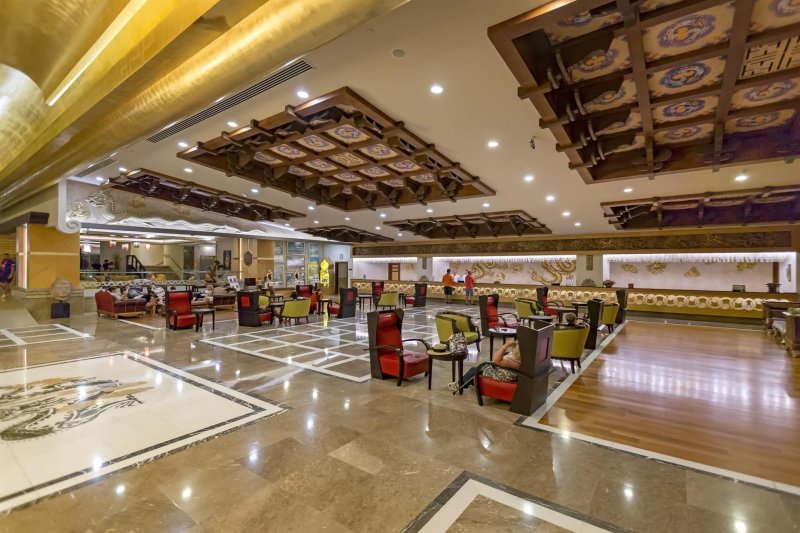 Royal Dragon Hotel Side