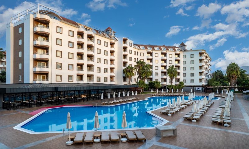 Alanya utazás Royal Garden Beach Hotel