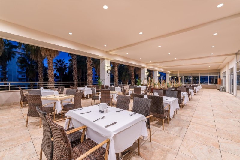 Alanya utazás Royal Garden Beach Hotel