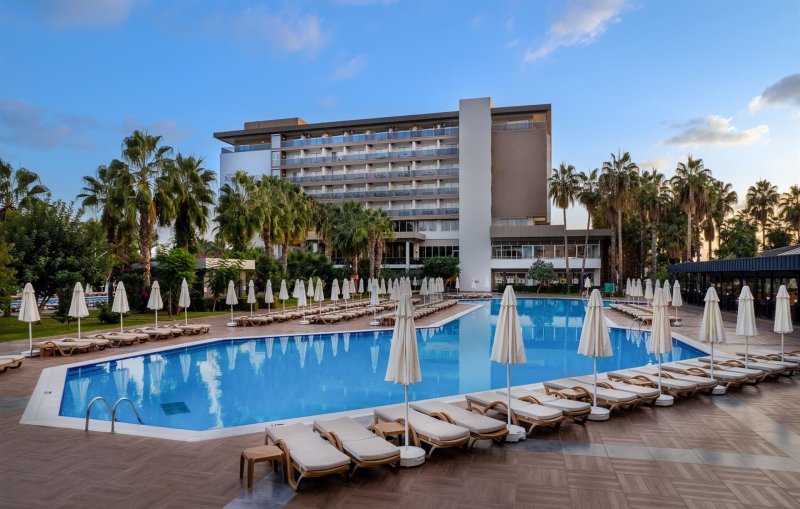 Alanya utazás Royal Garden Beach Hotel