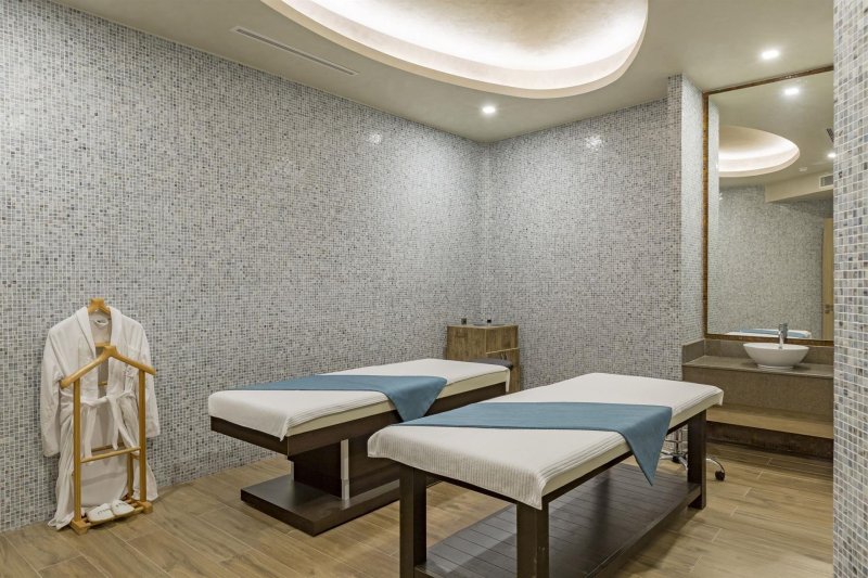 Antalya utazás Royal Seginus Hotel