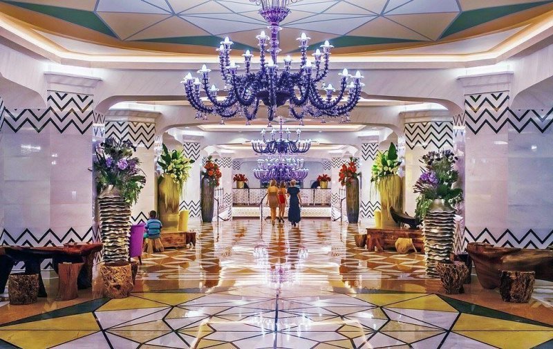 Royal Taj Mahal Hotel Side