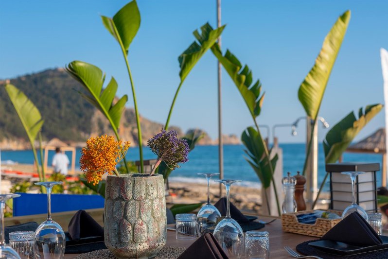 Alanya utazás Royalisa Palmiye Beach Adult Only +16